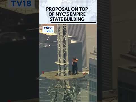 VIRAL MOMENT: Marriage Proposal 1,454 Feet Above NYC on the Empire State Building | N18G
