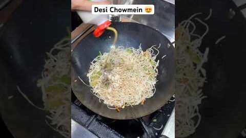 Delhi Famous Desi Chowmein 😍 Indian Street Food #shortvideo #streetfood #dillistreetfood