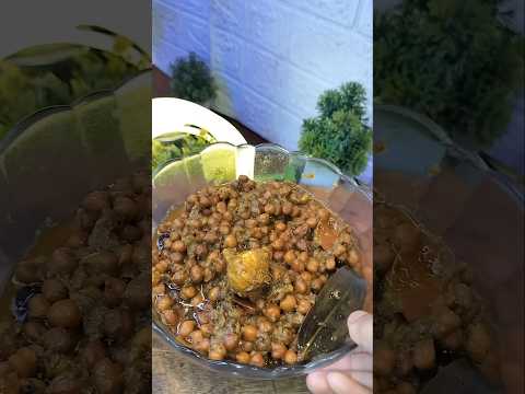 Desi Style Kala Chana Masala 😍#shorts #kalachanarecipe #chanamasala #desi #youtubeshorts
