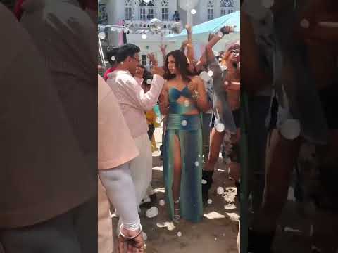 Sargun Mehta and Gippy Grewal | New Punjabi Songs #sargunmehta #gippygrewal #punjabisong #shorts