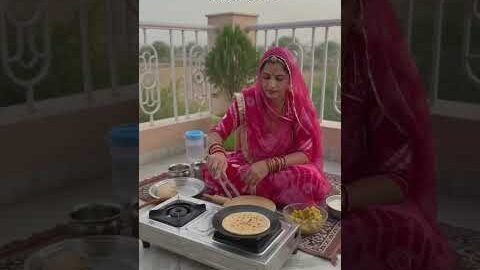 आलू के पराठे 😍#parathe #desikhana #foodie #gaon #desi #video #reels #youtubeshorts #rajasthan #yt