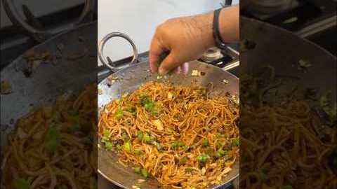 Chilli Garlic Noodles & Manchurian ❤️ || Desi Chinese Recipe || #viral #recipe