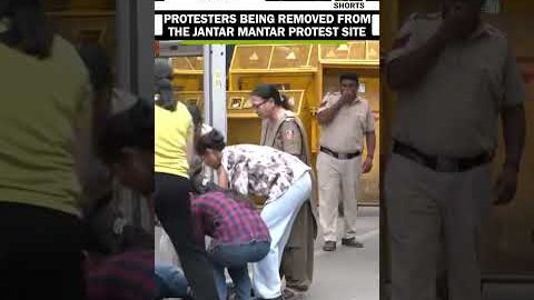 Police remove protesters from Jantar Mantar after activist Sonam Wangchuk is taken to hospital.