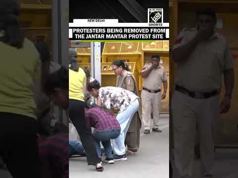 Police remove protesters from Jantar Mantar after activist Sonam Wangchuk is taken to hospital.