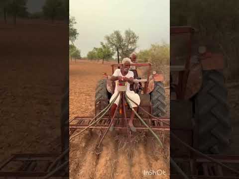 गांव मे खेेतो की वुआई 😍 #rajasthan #gaon #desi #farming #life #shorts #viral #youtubeshorts