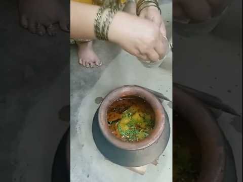 🥔🍅आलू की सब्जी 🥘🫕😋🍽️ #village #food #desi #rajasthani #marwadi #haryana #youtube #shorts #india