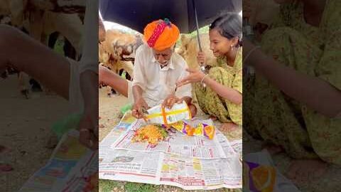 बारिस के तूफान में राजस्थानी काका का नासता😍 #desi #villagelifestyle #rajasthani #viral #short