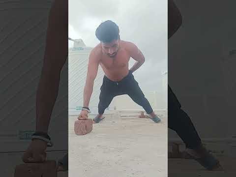 One hand pushups with punch😱😱 #viral #trending #desi #bodybuilding🧱🧱