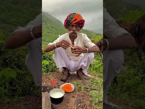 जंगल में देसी ग्वालो की गरमा गरम दूध जलेबी 😍 #desi #villagelife #dudhjalebi