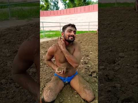 Pehlwan mud massage for akhada #viralvideo #youtubeshorts #motivation #desi #trending