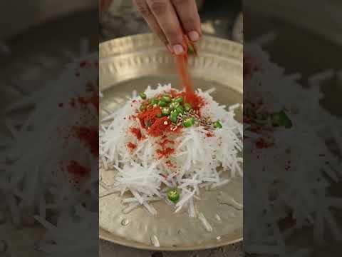 #desi vibes#Desi khana#Muli ka paratha #khet#mitti ka chula#desi cooking