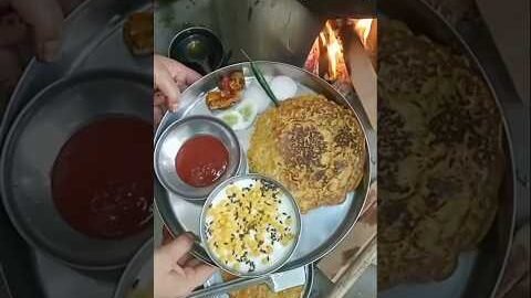 बेसन चिले 😋 #desi #rajasthani #food #indianfood #haryanvi #village #shorts #marwadi #ytshorts #viral