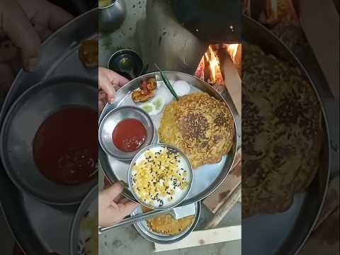 बेसन चिले 😋 #desi #rajasthani #food #indianfood #haryanvi #village #shorts #marwadi #ytshorts #viral