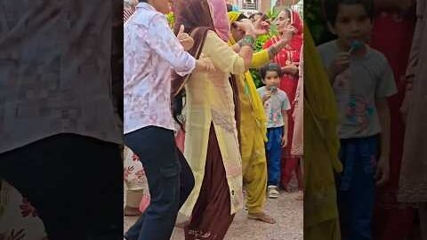 ईसा रीसक लिया ना करदे र गोरा #short video#viral video#song#desi Bhajan mandali Shiwani