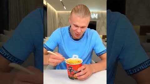 Haaland Pranks Mbappé with CARDBOARD RamenIt Backfires#shorts#mbappe#haaland#indonesia#brasil#brazil