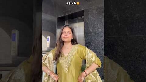 😚😚.  #karanaujla #bollywood #transition #trending #dance #outfit #indianoutfit #viral #ootd #desi