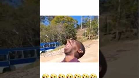 😅يعني ماهيعرفش لون العصير ايه ده  يامصر مبلاش كداء