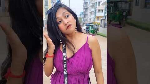 আমি যখন শট ড্রেস পরে বাইরে বেড়াই #viral #banglacomedy #akhikiduniya #banglacontent #shorts