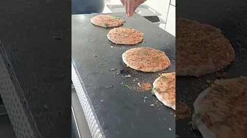 Mini uttapam in Ahmedabad hotel 😋🤔 #foodie #desi #dosa #yummy #testy#gujrat#vegetables#viral#support
