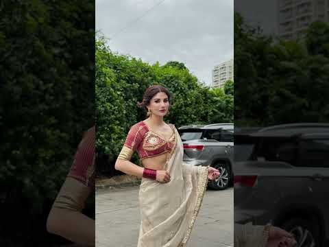 Back to saree 🥰🥰 #priyankaatyagi #saree #desi