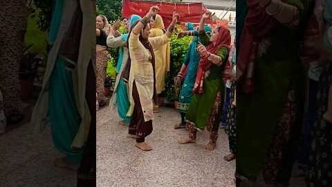 मैं नीलकंठ पर जाऊंगी ओ भोले#song short#short video#desi Bhajan mandali Shivani 492