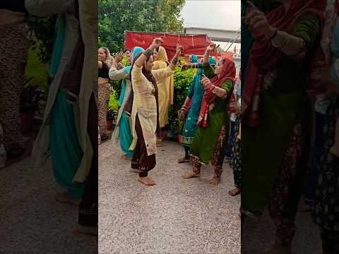 मैं नीलकंठ पर जाऊंगी ओ भोले#song short#short video#desi Bhajan mandali Shivani 492