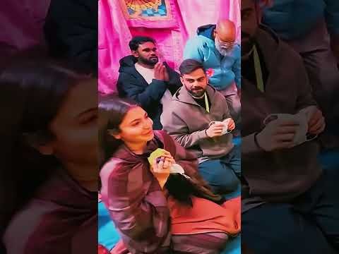 Virat Kohli Anushka Sharma in Vrindavan: Premanand Maharaj से आशीर्वाद लेने पहुंचे Virushka #Shorts