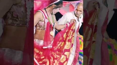 New Desi rai//शॉर्ट वीडियो बुंदेली राई #desi #rai #dance बब्बा ने कमाल कर दियो #youtubeshorts #viral
