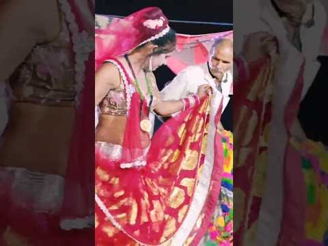 New Desi rai//शॉर्ट वीडियो बुंदेली राई #desi #rai #dance बब्बा ने कमाल कर दियो #youtubeshorts #viral