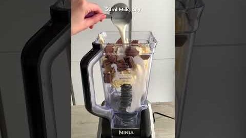 Kinder Bueno Milkshake! 3-ingredients