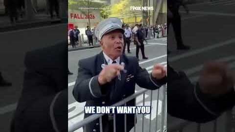 Firefighter unloads on pro-Palestinian protesters near 9/11 Memorial #shorts