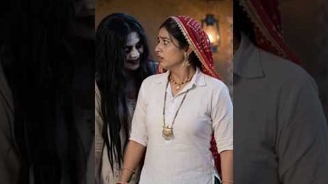 Desi Lugayi vs Bhootni 😂👻 #shorts #comedy #funny #desicomedy #viralshorts #trending #youtubeshorts
