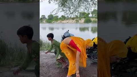 Road paar ho gayi😂😂#shorts #feed #shortsfeed #desi #feedshorts #comedy #funny #views
