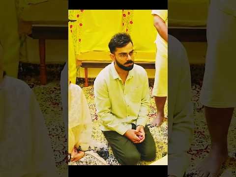 Virat Kohli Anushka Sharma in Vrindavan: Premanand Maharaj से आशीर्वाद लेने पहुंचे Virushka #Shorts
