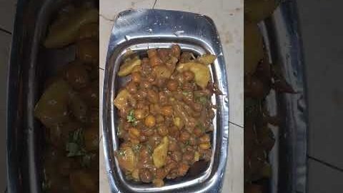 Mumbai style chana batata #indianfood #desi #chana