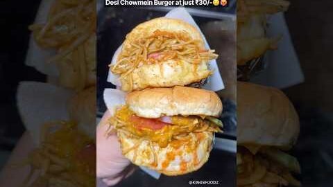 Desi Chowmein Burger🤤❤️ at just ₹30/- | INDIAN STREET FOOD #shorts #burger #indianstreetfood