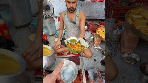 Desi style pakode 🫣🤣😱 #youtubeshorts #streetfood #shorts #trending