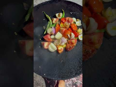 desi tomato chatni and chulhe ki roti #desi #desikhana #chulhekakhana #chatni #haryanvisong