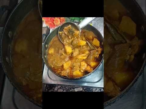 🔥 ଦେଶି ଷ୍ଟାଇଲ୍‌ରେ ଦେଶି ଚିକେନ୍ ଝୋଳ, test ପୁରା ଜବରଦସ୍ତ😋#desi chicken jholo#shorts#chicken#odia recipe