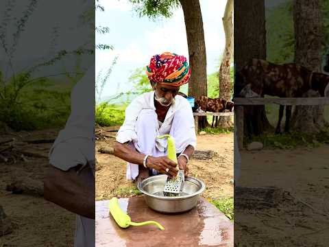 देसी चरखे मिर्ची बड़े और मीठा हलवा 🥰 #desi #villagelife #ganvkilifestyle #khana #food #sweet #short