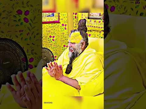 Virat Kohli Anushka Sharma in Vrindavan: Premanand Maharaj से आशीर्वाद लेने पहुंचे Virushka #Shorts