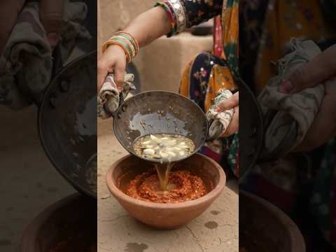 😋🌶️राजस्थानी गांव की लहसुन वाली चटनी🌶️#desi #food #gaon #recipe #cooking#LahsunKiChutney #Rajasthani